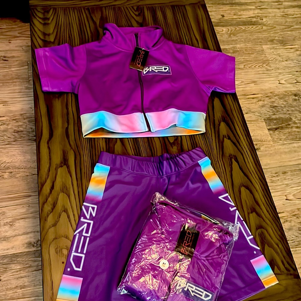Bred Inc medium woman’s short set